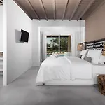 ماي مايكونوس 4*